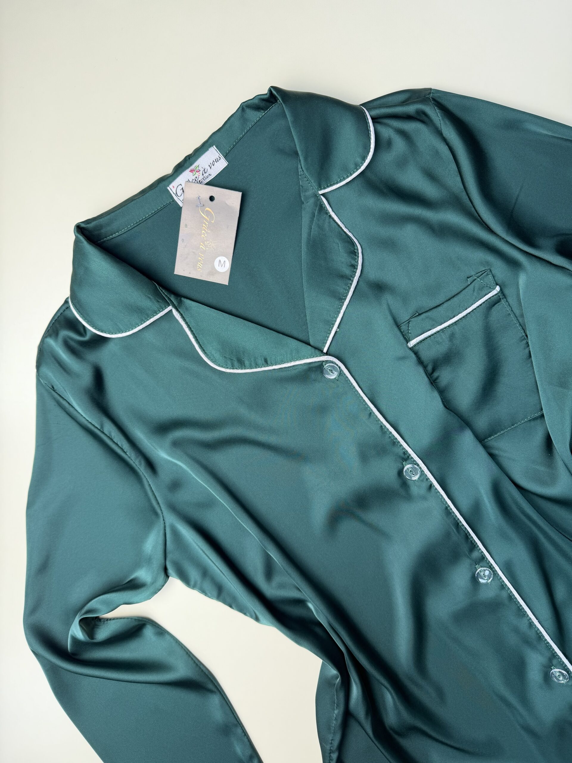 Chemise de nuit en satin " vert foncé " – Image 2