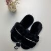 Pantoufle en fourrure strass " noir "