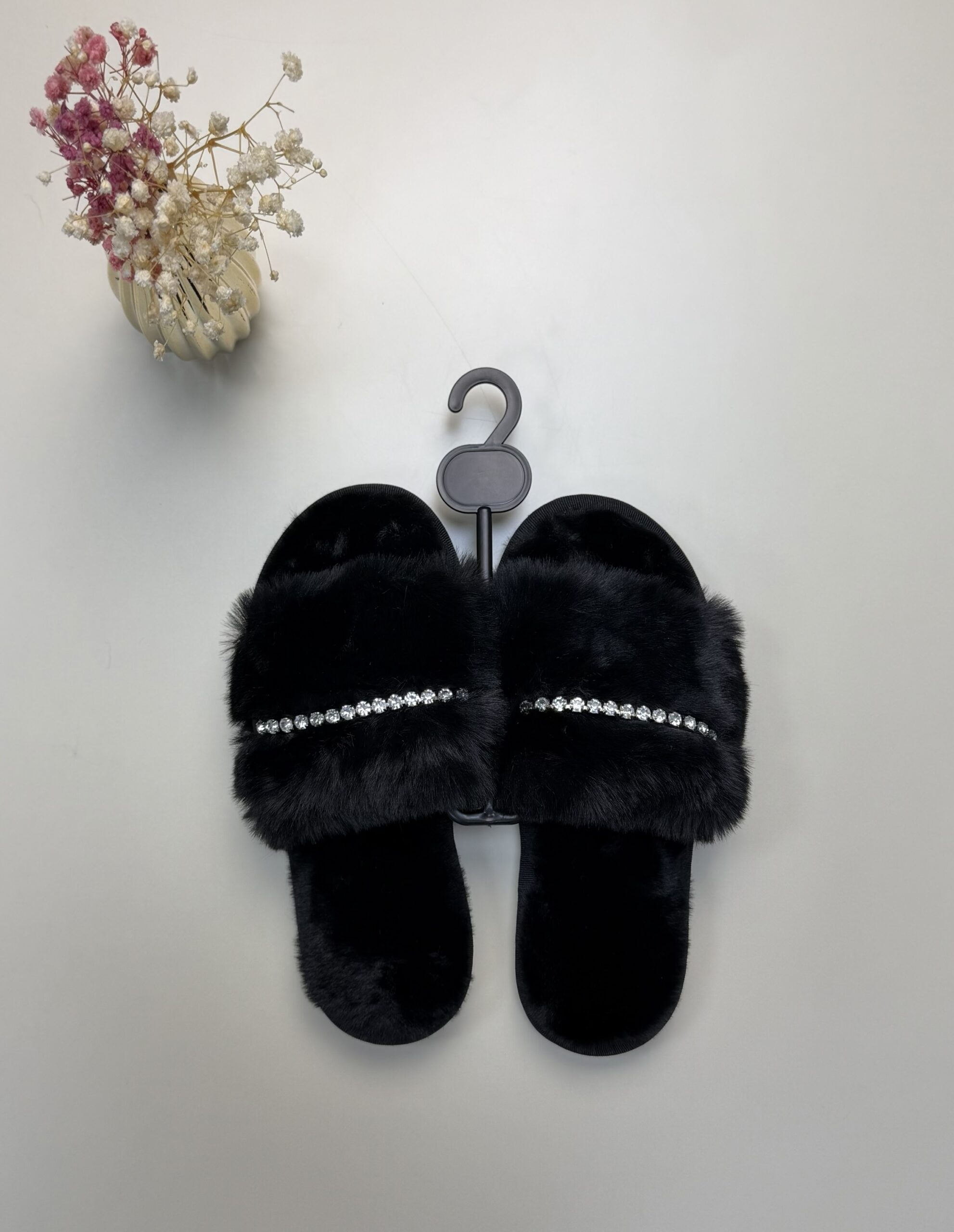 Pantoufle en fourrure strass " noir " – Image 2