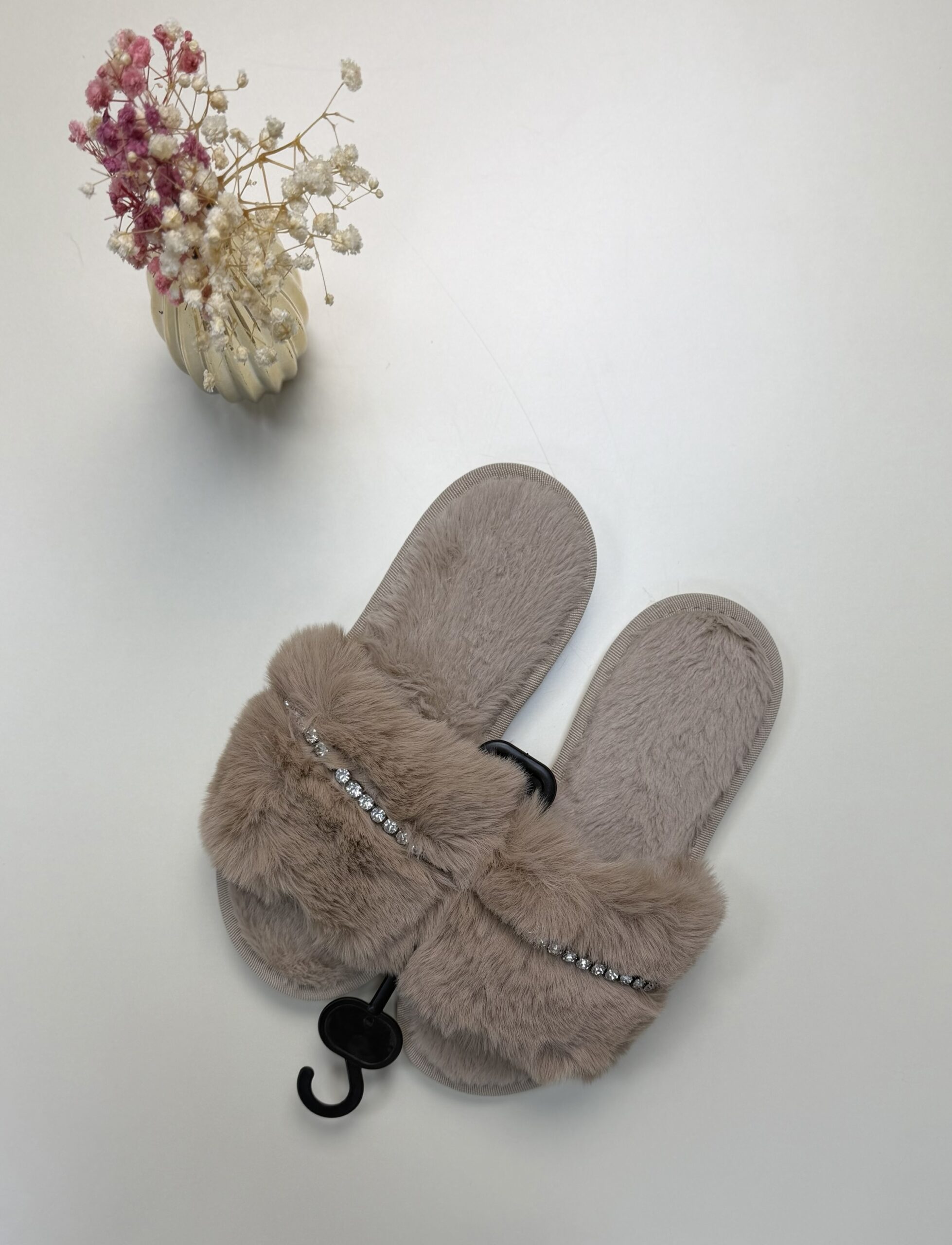 Pantoufle en fourrure strass " taupe "
