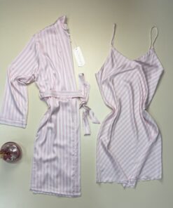 Ensemble nuisette peignoir " rose clair à rayures "