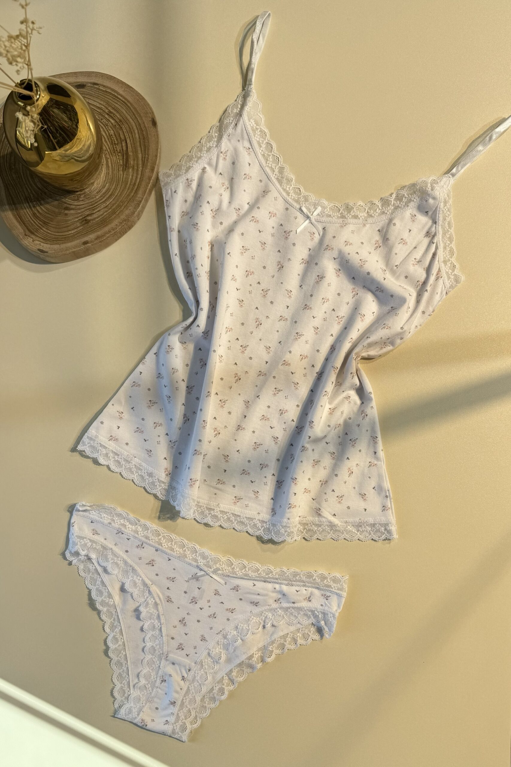 Tricot de peau + bas " Rose à fleur "