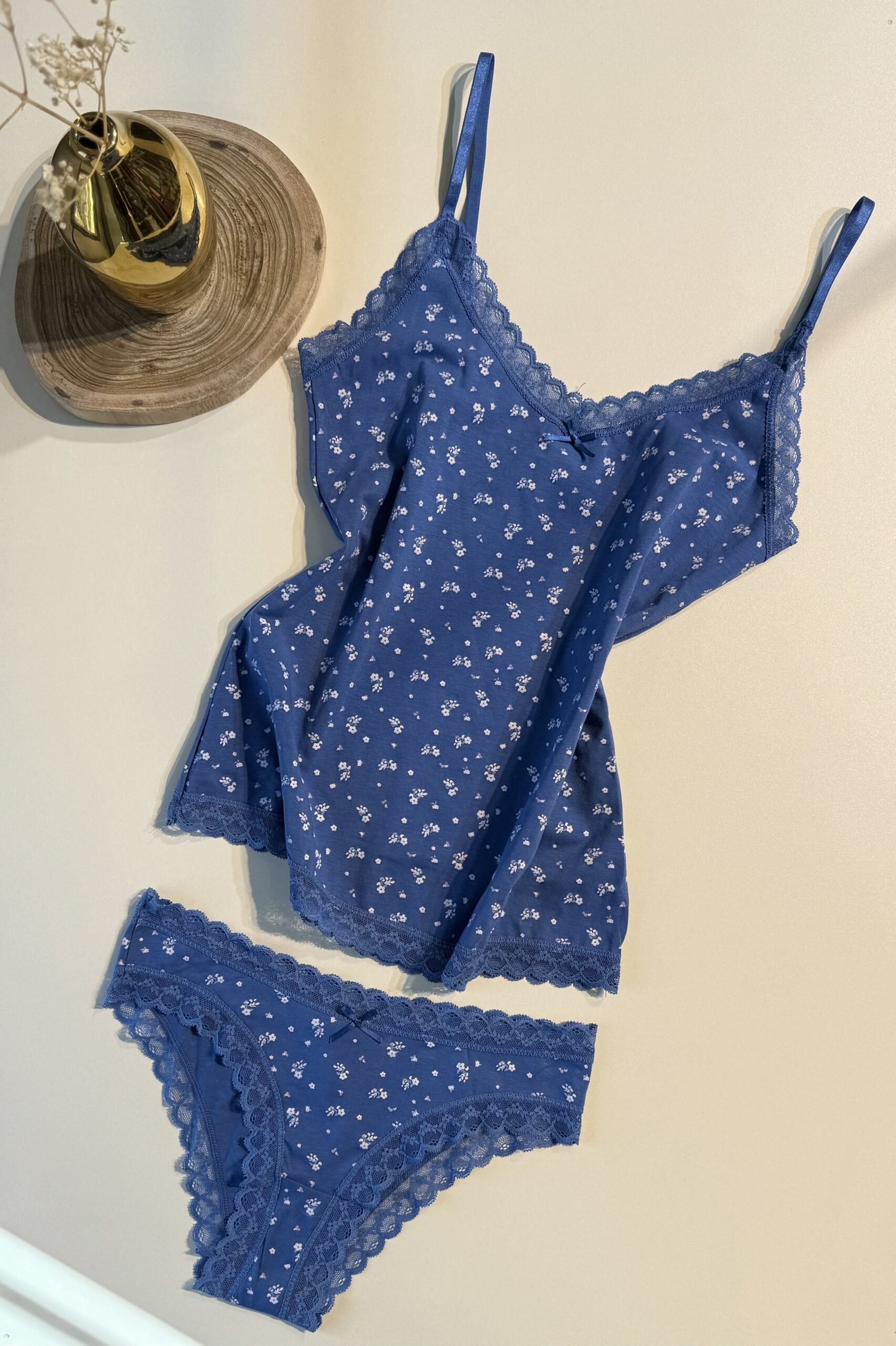 Tricot de peau + bas " Bleu à fleur "