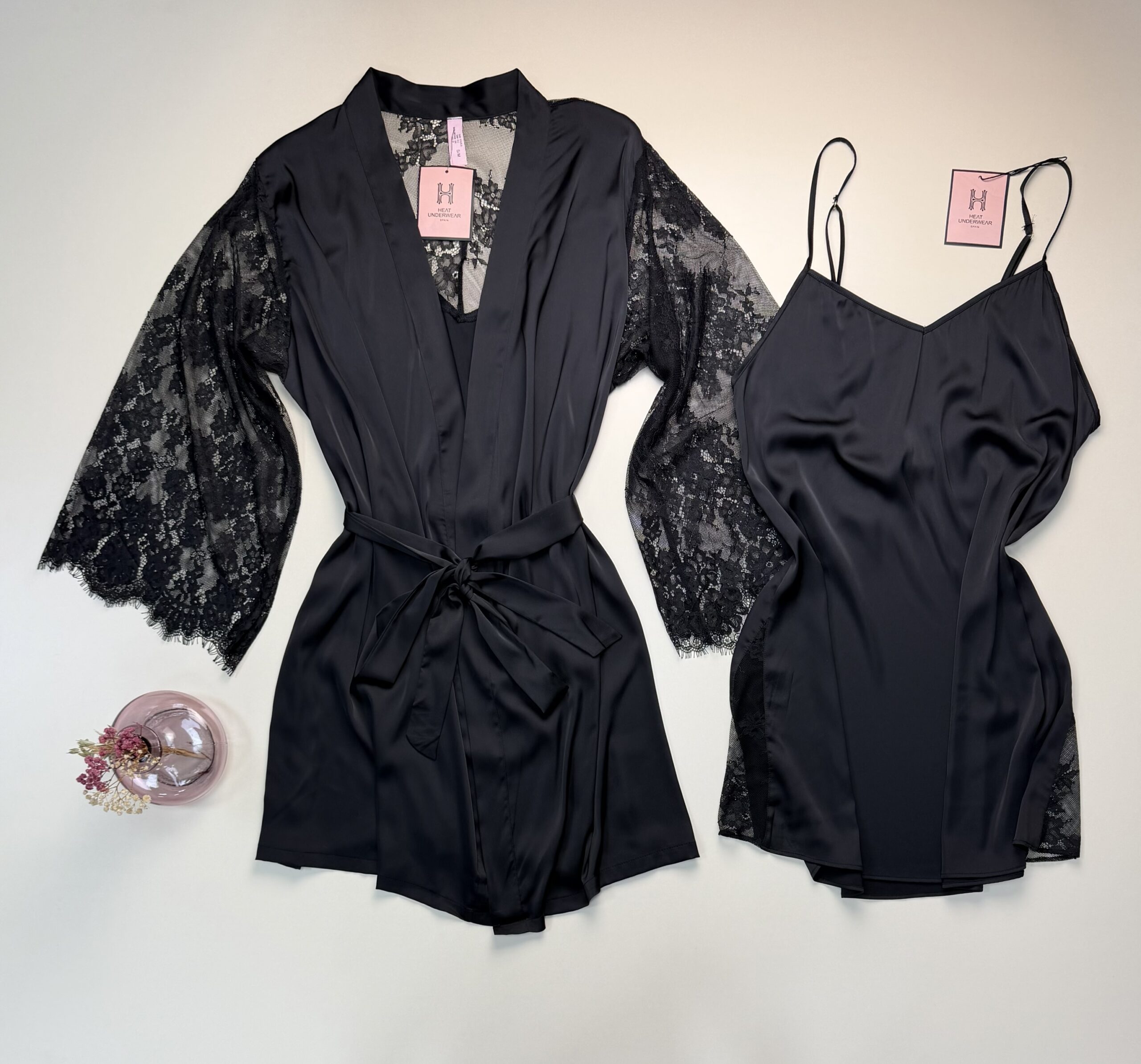 Ensemble nuisette peignoir en satin " NOIR " – Image 2