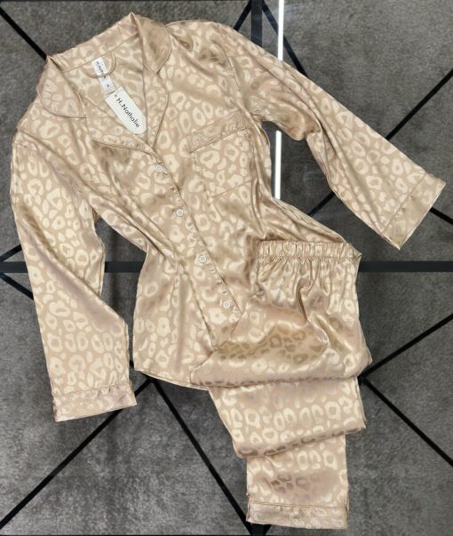 Pyjama boutonnée en satin " beige "