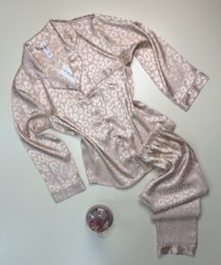 Pyjama boutonnée en satin " beige "