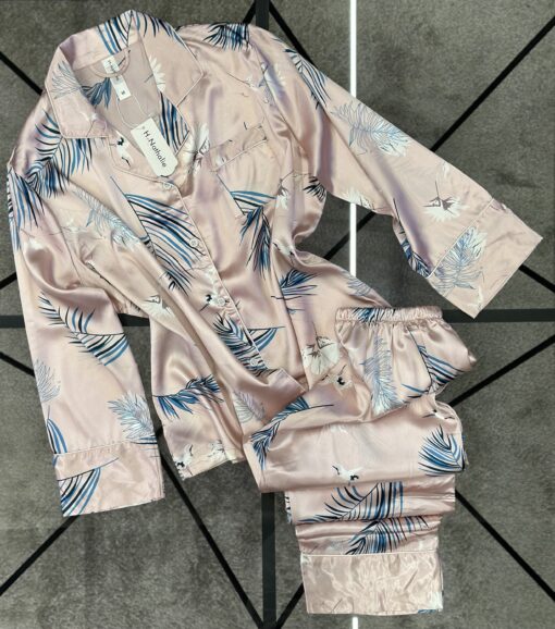 Pyjama boutonné en satin