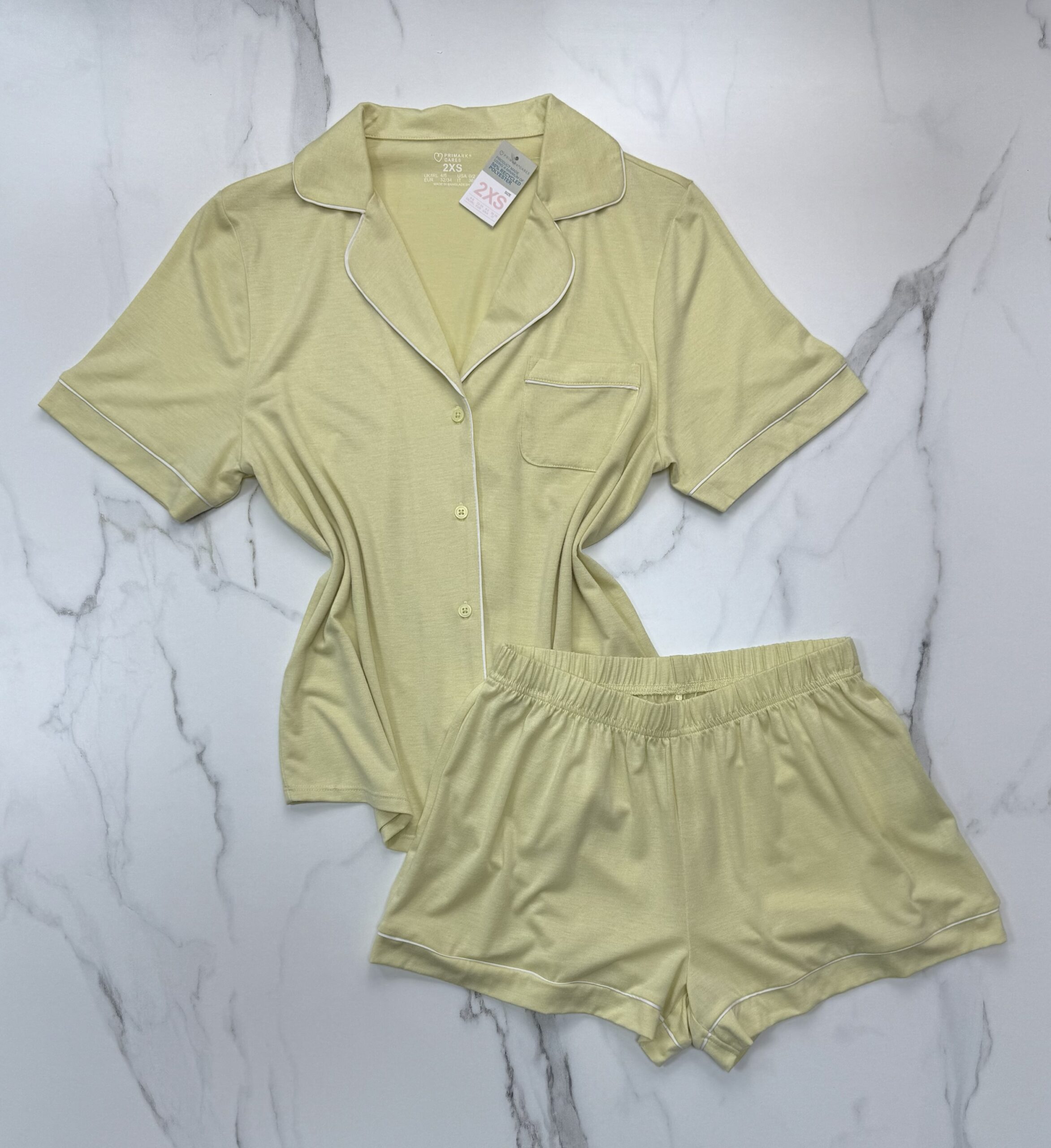Pyjama boutonné demi manche – short Primark "Jaune citron  "