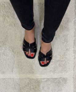 Alternative view of Mule " BLACK "