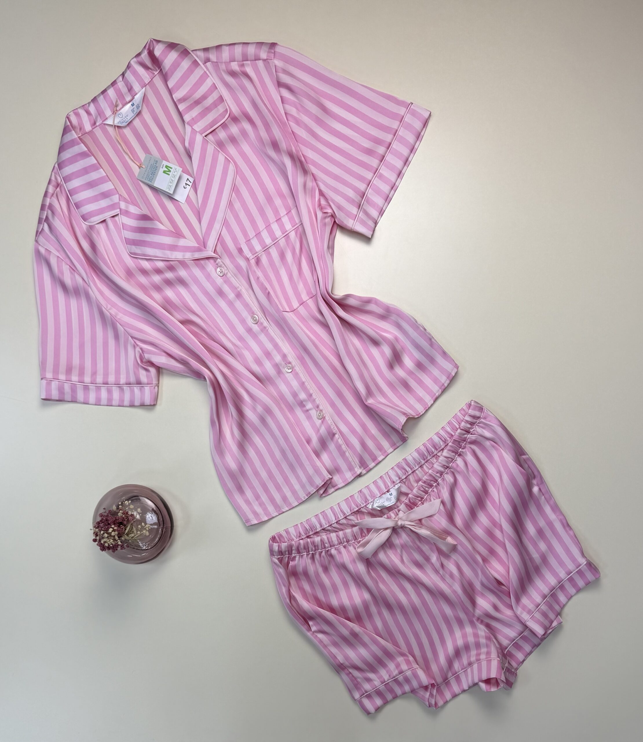 Pyjama short boutonnée en satin Primark " Rose à rayures " – Image 2