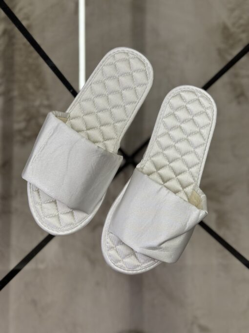 Pantoufle en satin " blanche "