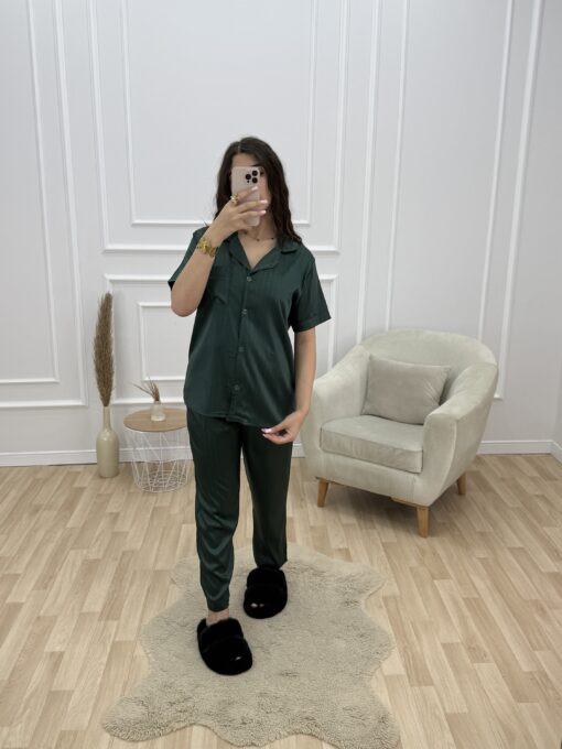 Pyjama Boutonnée  demi-manche en satin " Vert " à rayures