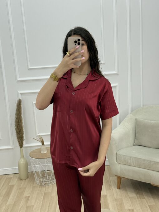 Pyjama Boutonné  demi-manche en satin " Bordeaux " à rayures