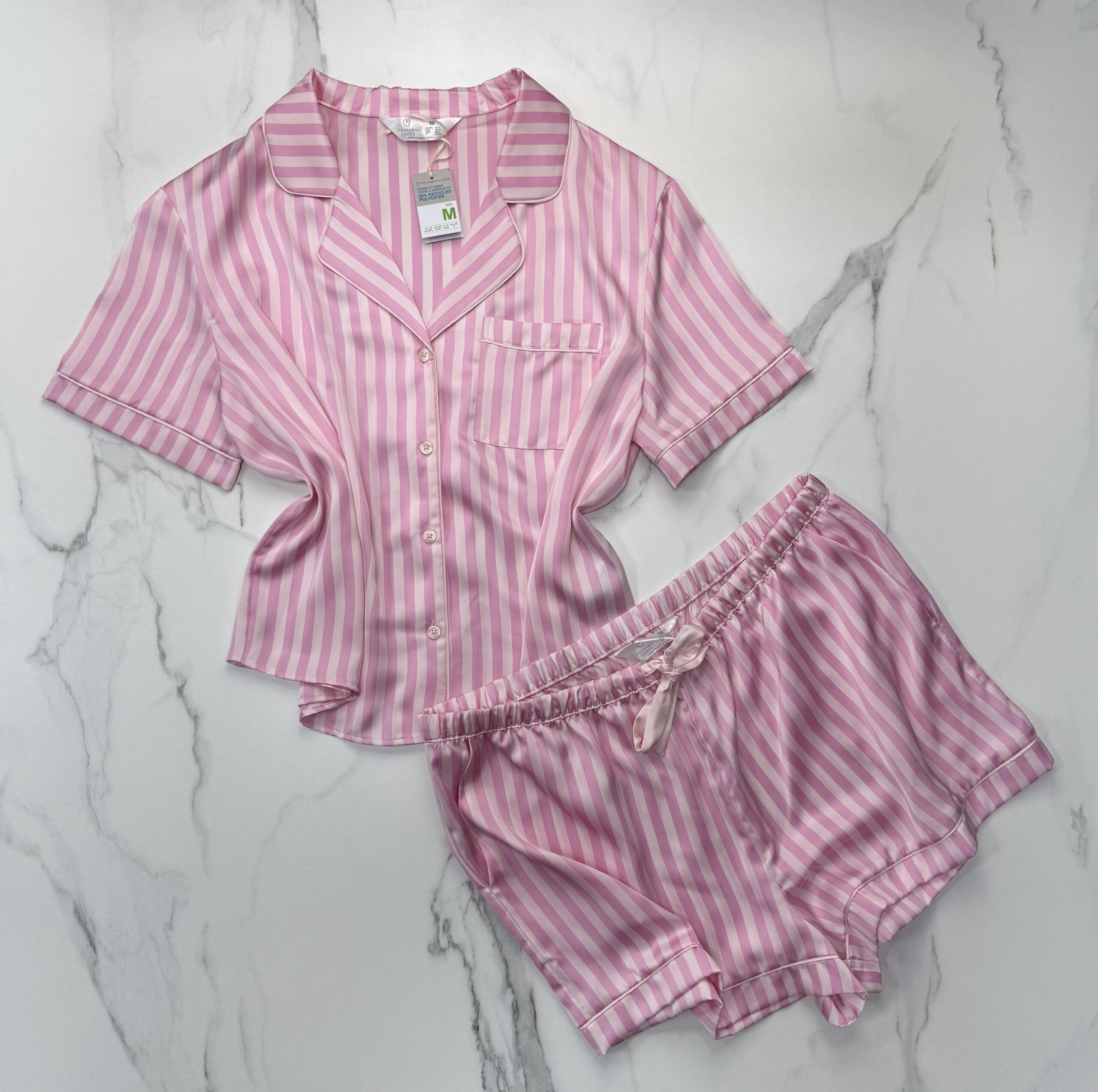 Pyjama short boutonnée en satin Primark " Rose à rayures "