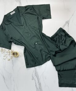 Pyjama Boutonnée  demi-manche en satin " Vert " à rayures