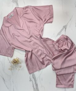 Pyjama Boutonnée  demi-manche en satin " Rose " à rayures