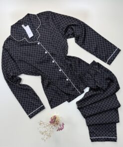 Pyjama en satin boutonné " Noir "