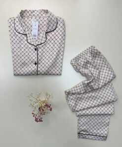 Alternative view of Pyjama en satin boutonné " Crème "