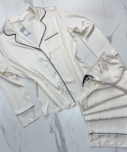 Pyjama boutonné en satin primark " Blanc cassé "