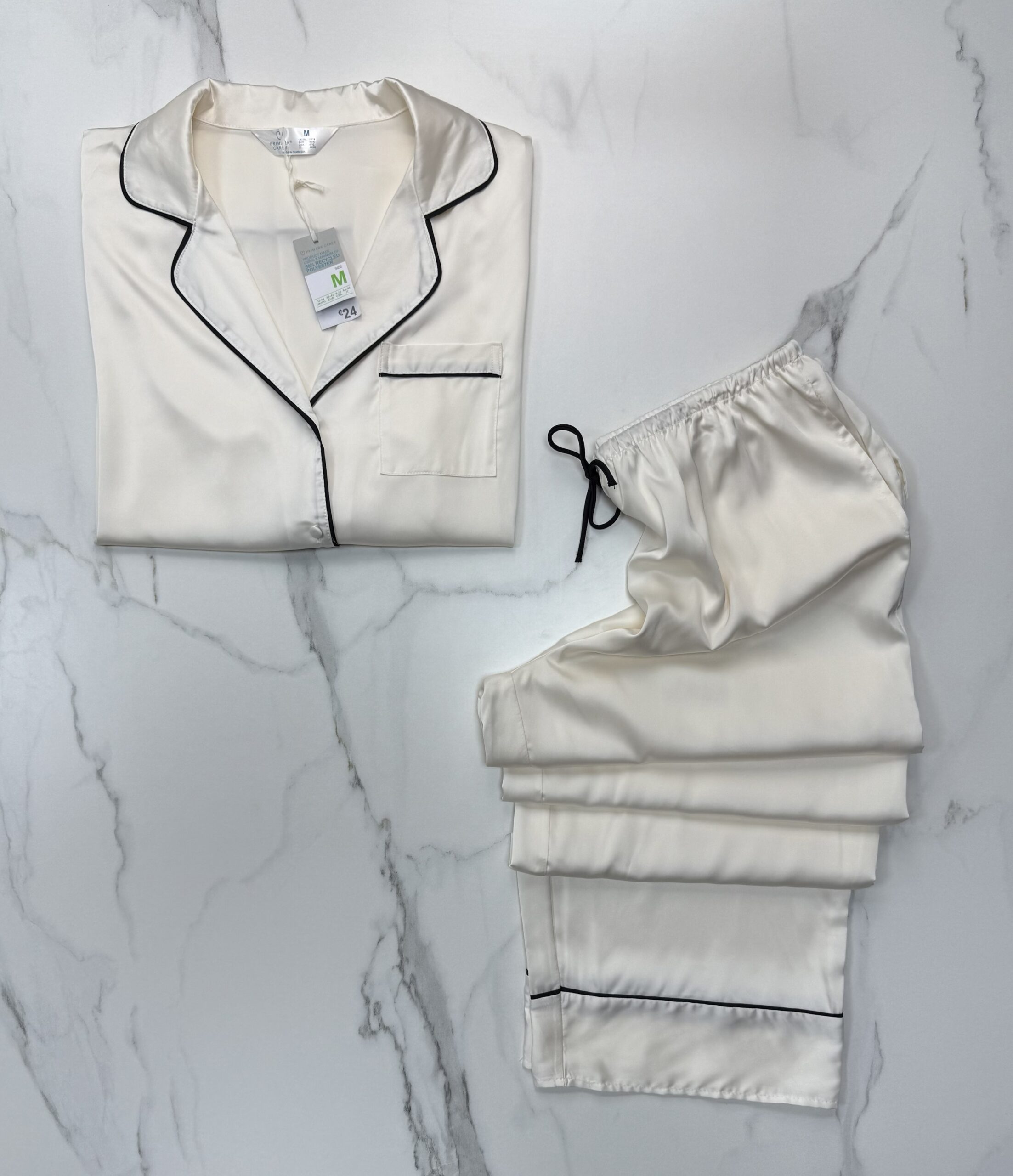 Pyjama boutonné en satin primark " Blanc cassé " – Image 2