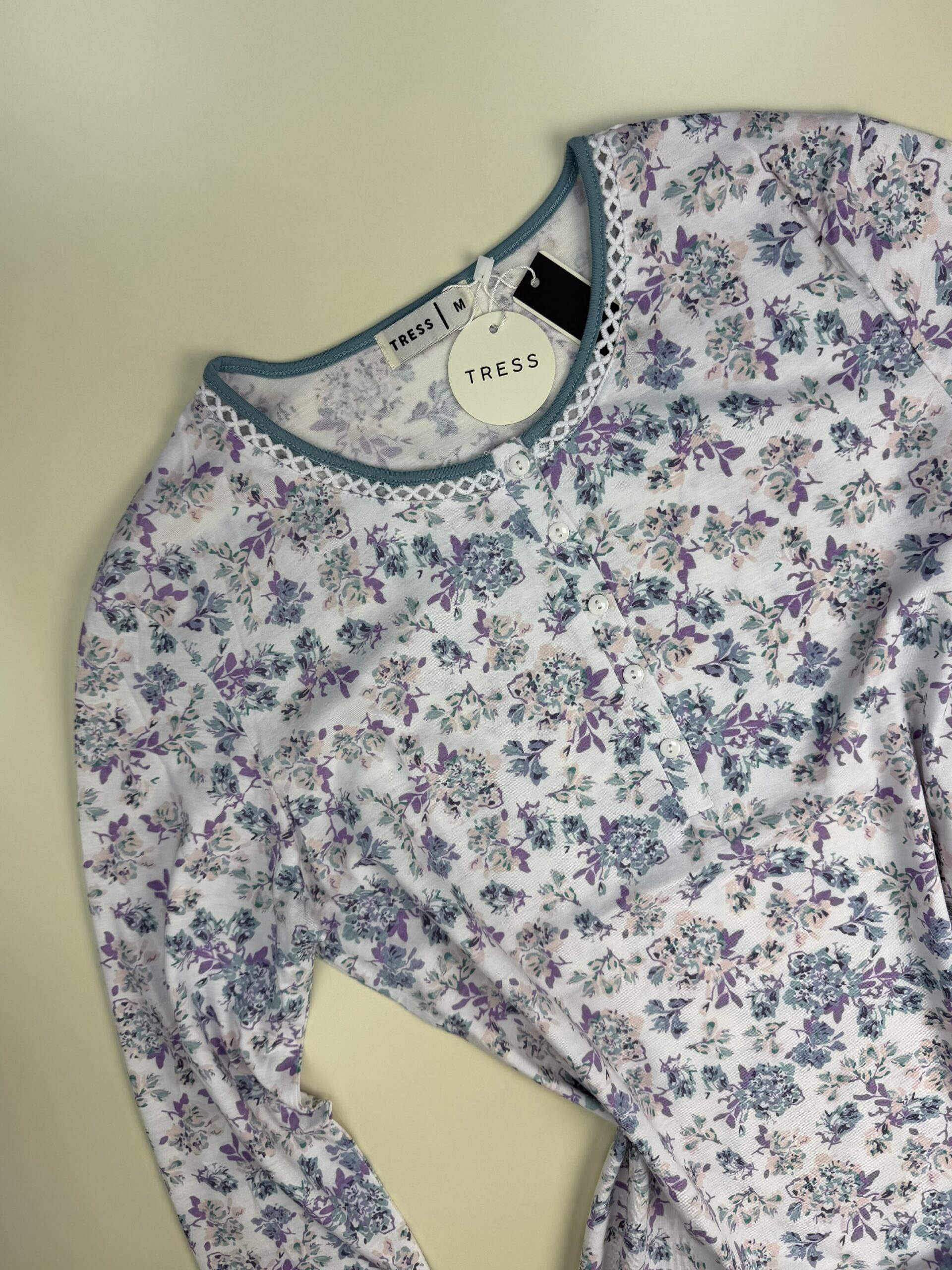 Chemise de nuit boutonnée " à fleurs " – Image 3