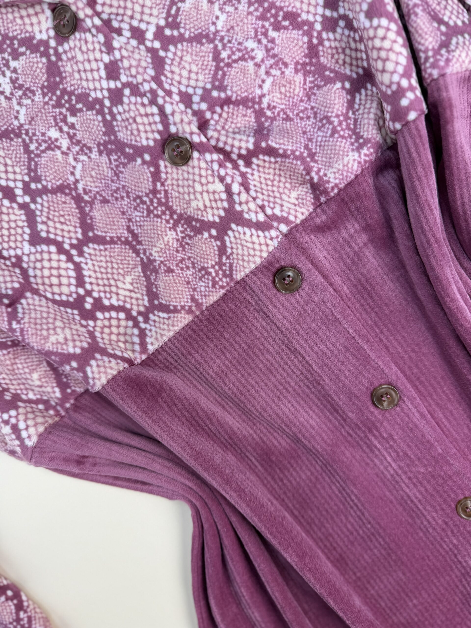 Chemise de nuit boutonné " Rose " – Image 3