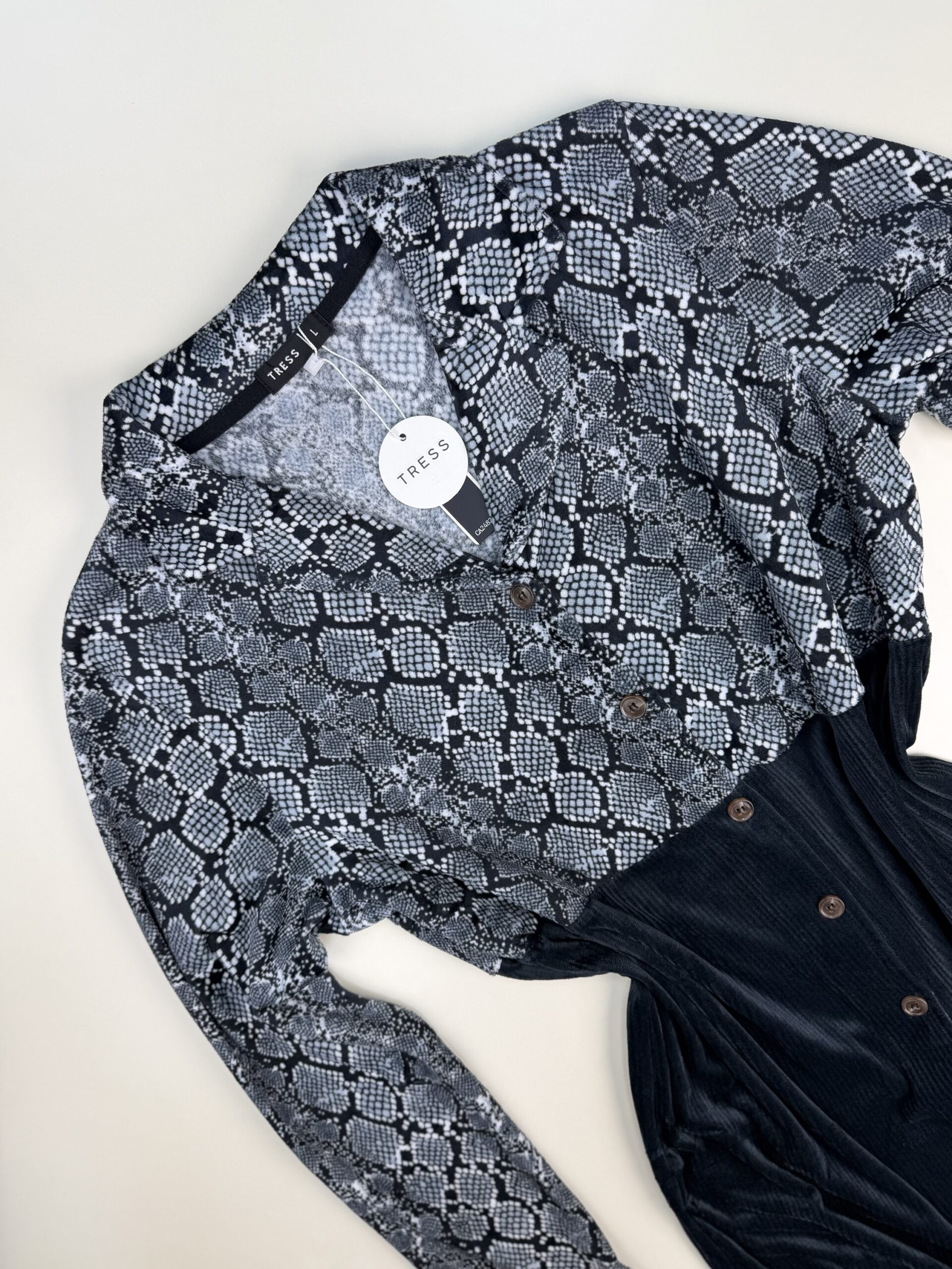 Chemise de nuit boutonné " Noir " – Image 2