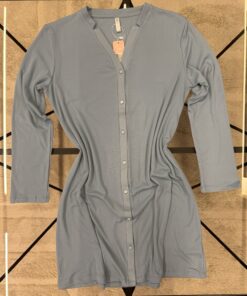 Alternative view of Chemise de nuit boutonnée " bleu "