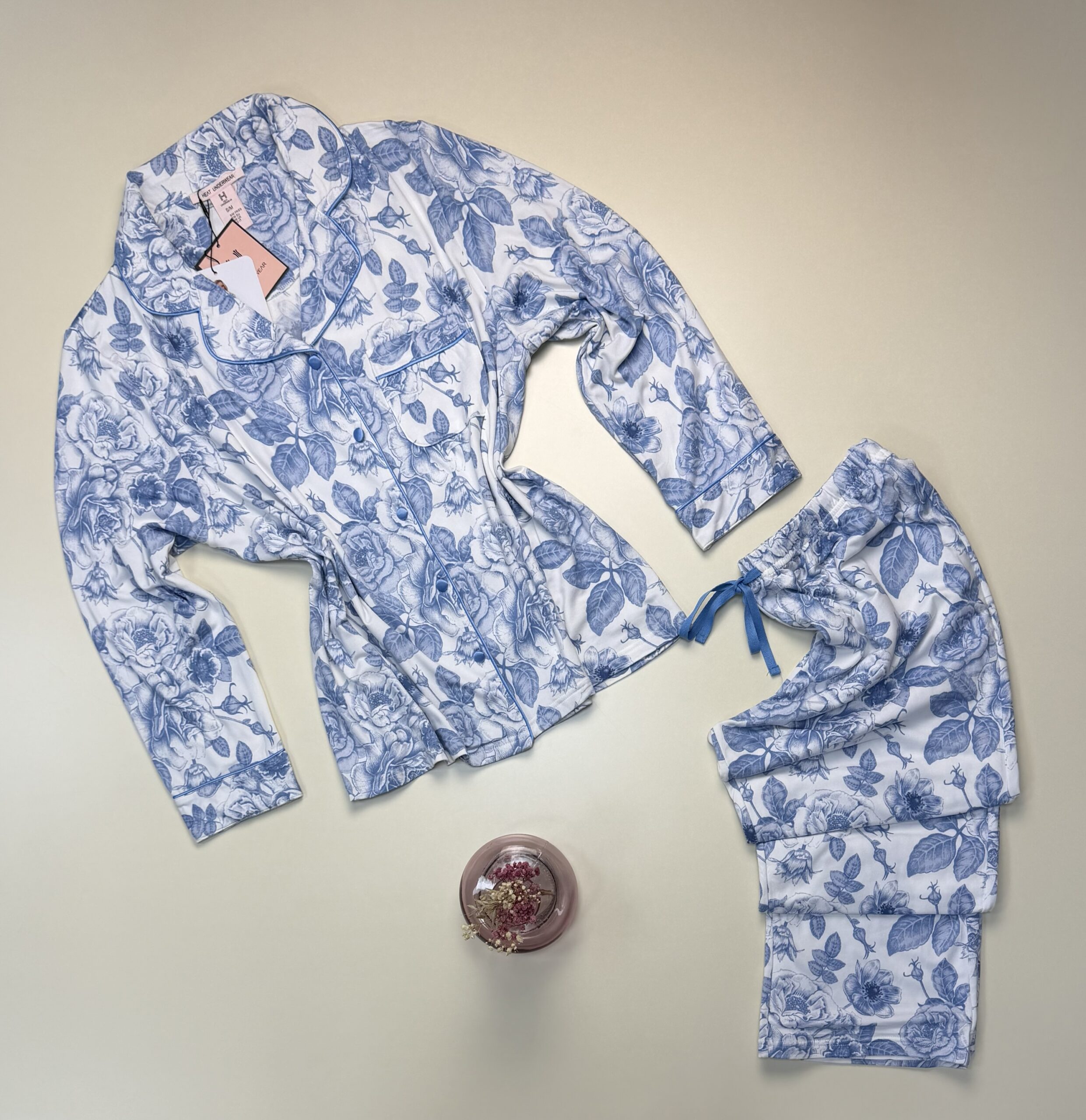 Pyjama boutonné H " Bleu à fleurs " – Image 4