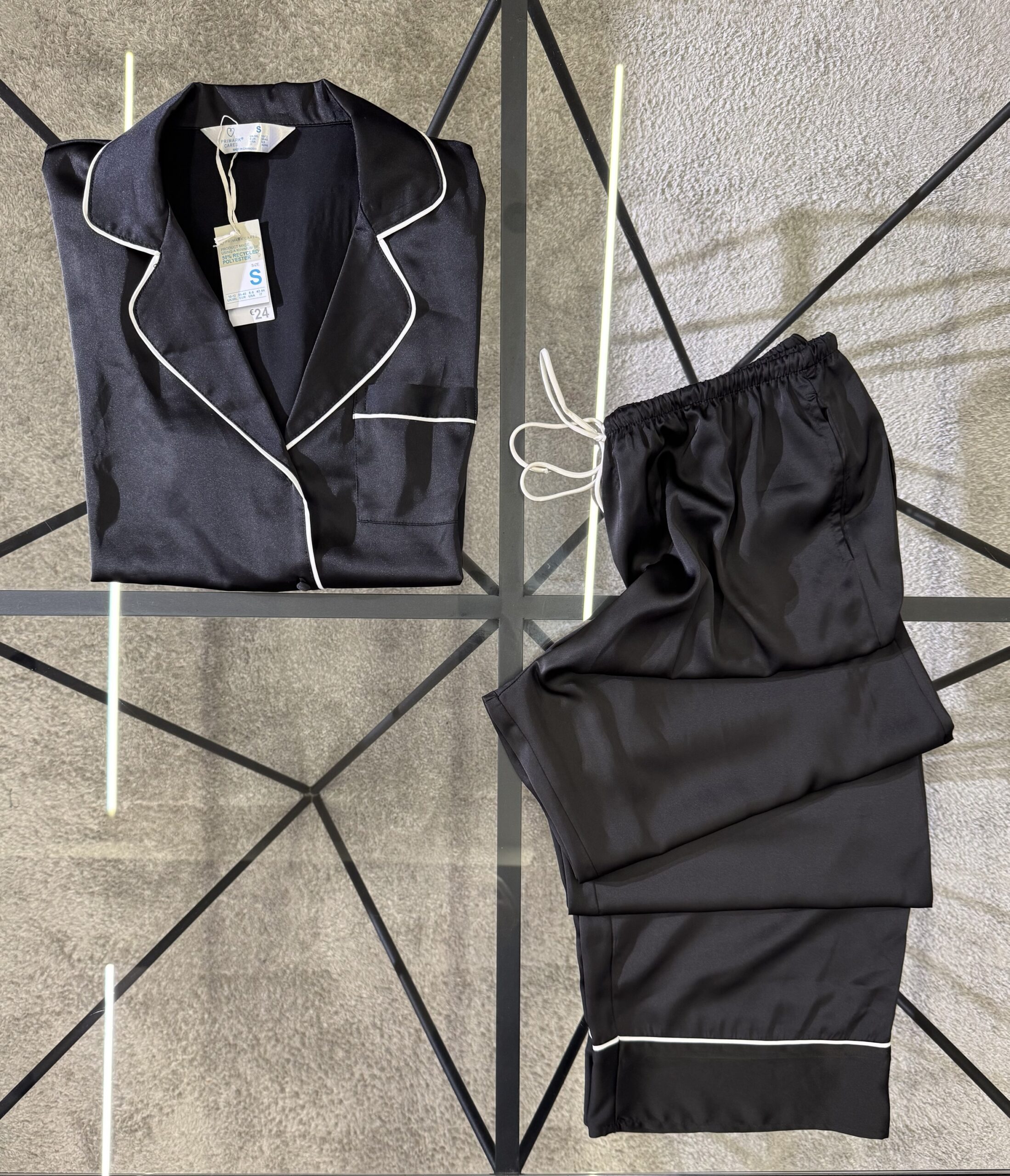 Pyjama boutonné en satin primark " Noir " – Image 3