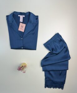 Alternative view of Pyjama boutonné en satin H " bleu vert  "