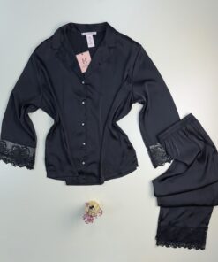 Alternative view of Pyjama boutonné en satin H " Noir "