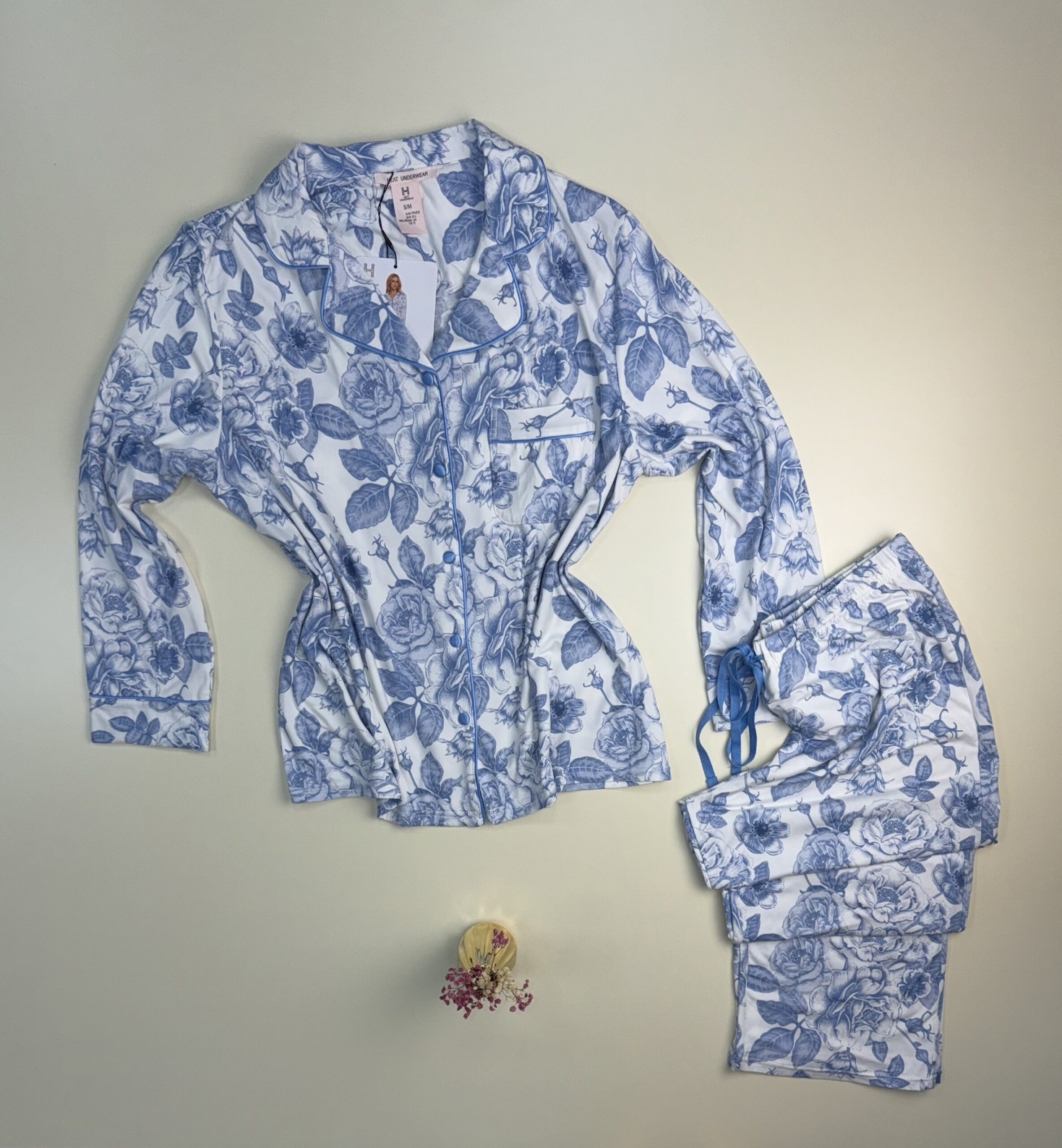 Pyjama boutonné H " Bleu à fleurs " – Image 3