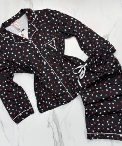 Pyjama boutonné haut manche longue H " Noir petit cœur "
