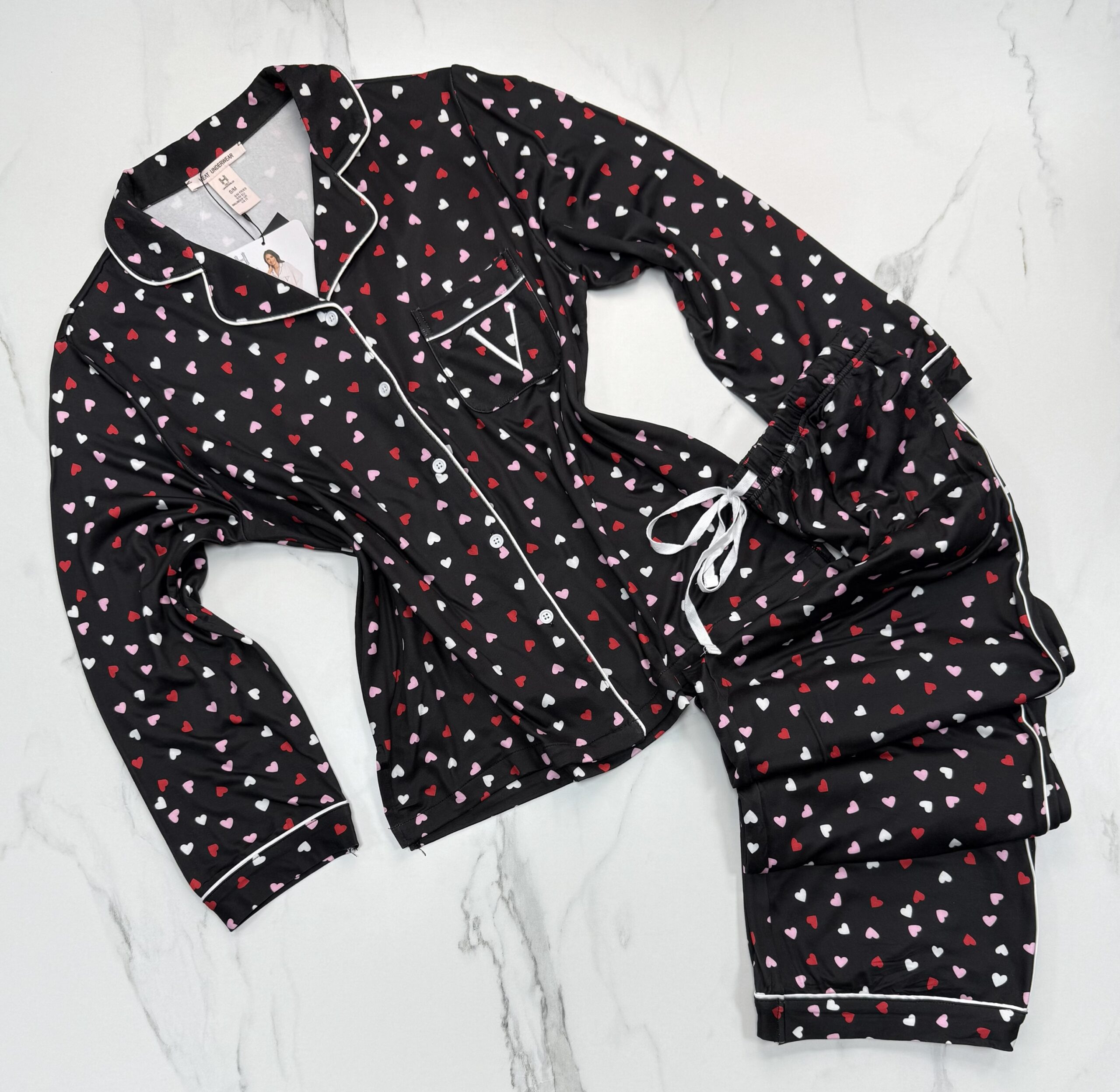 Pyjama boutonné haut manche longue H " Noir petit cœur "