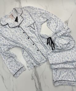 Pyjama boutonné haut manche longue H " Bleu léopard "