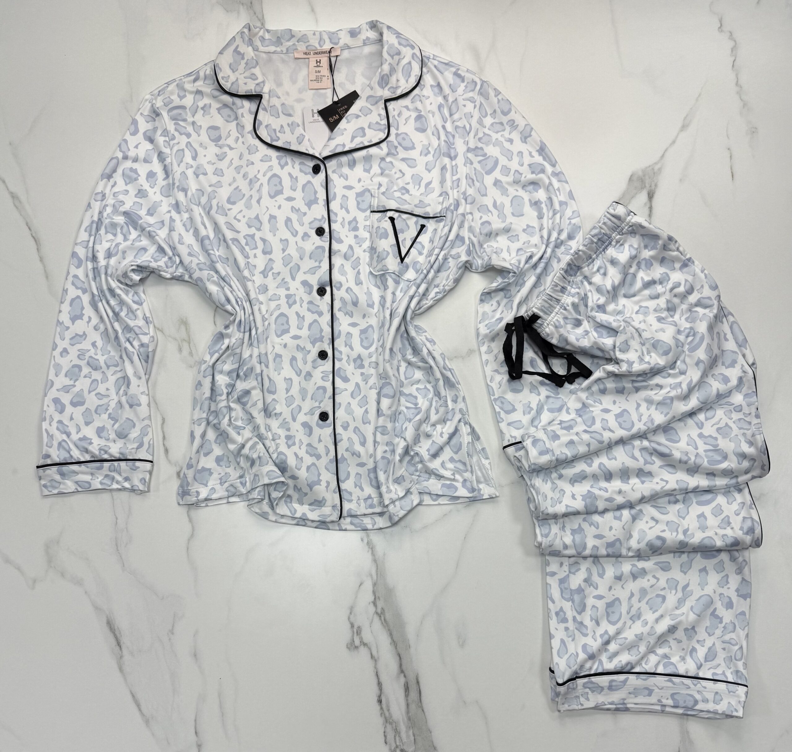 Pyjama boutonné haut manche longue H " Bleu léopard " – Image 3