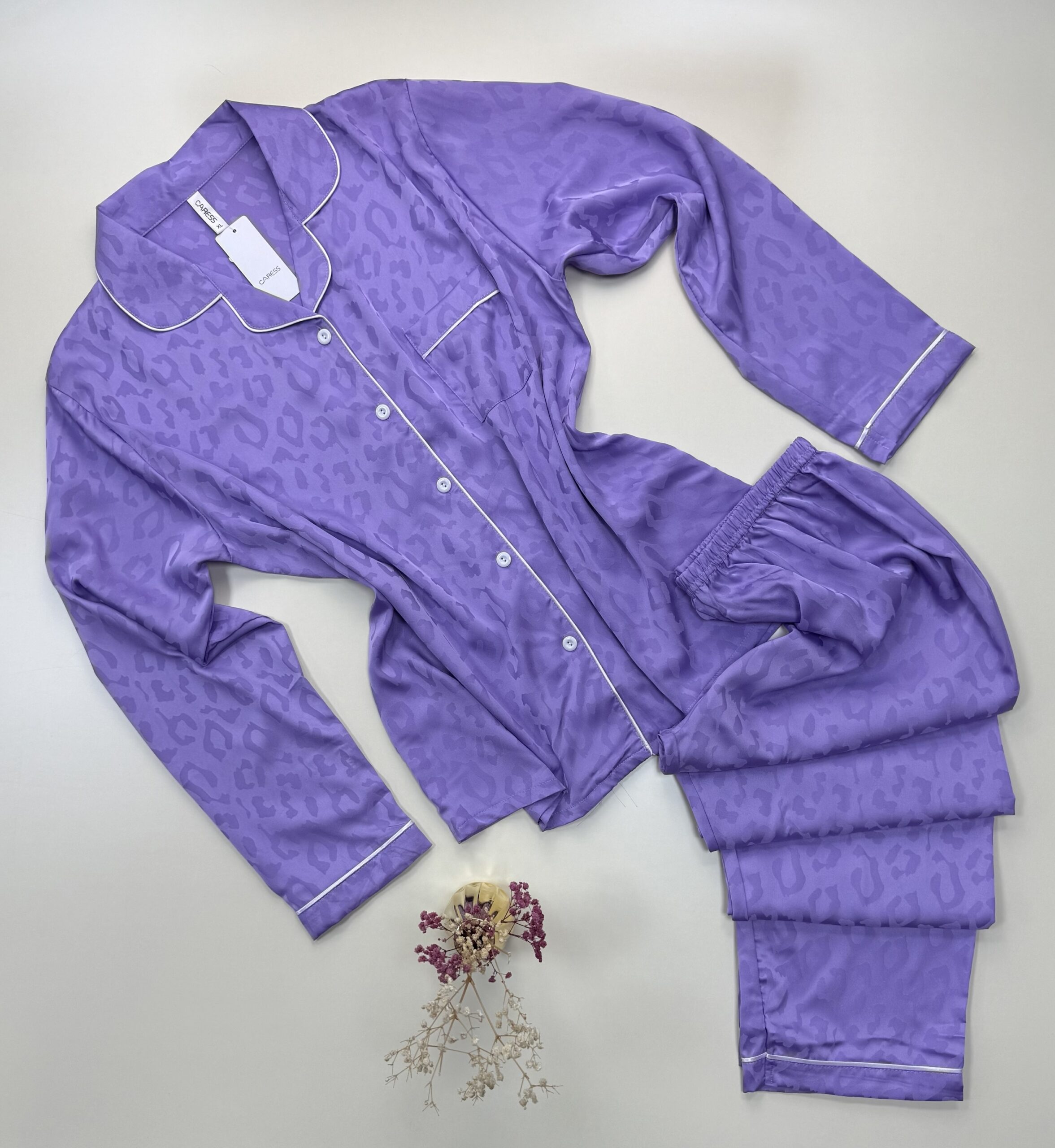 Pyjama boutonné en satin " Violet "