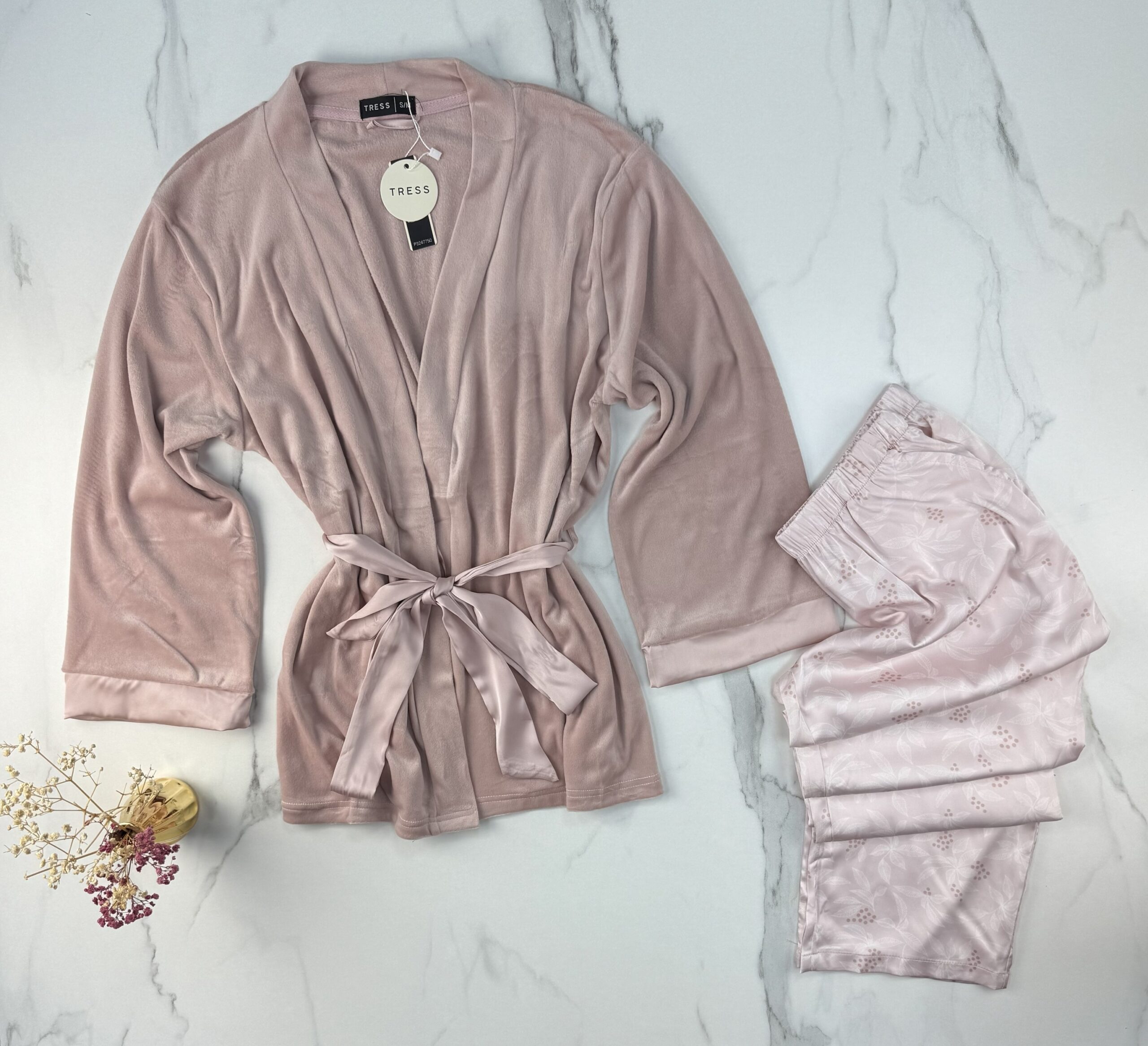 Pyjama 3 pcs en satin et kimono velours " Rose " – Image 3