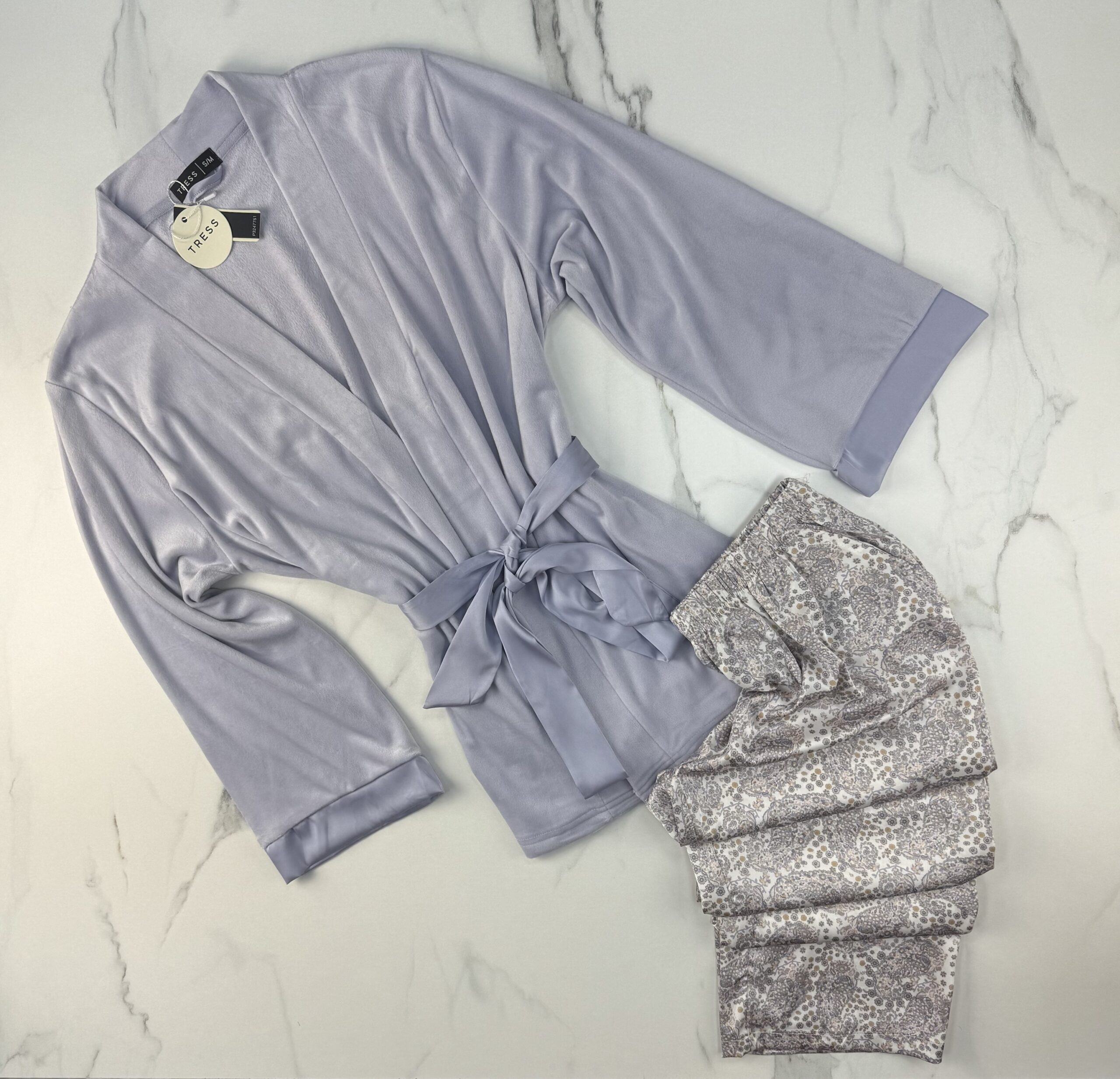 Pyjama 3 pcs en satin et kimono velours " Mauve " – Image 2