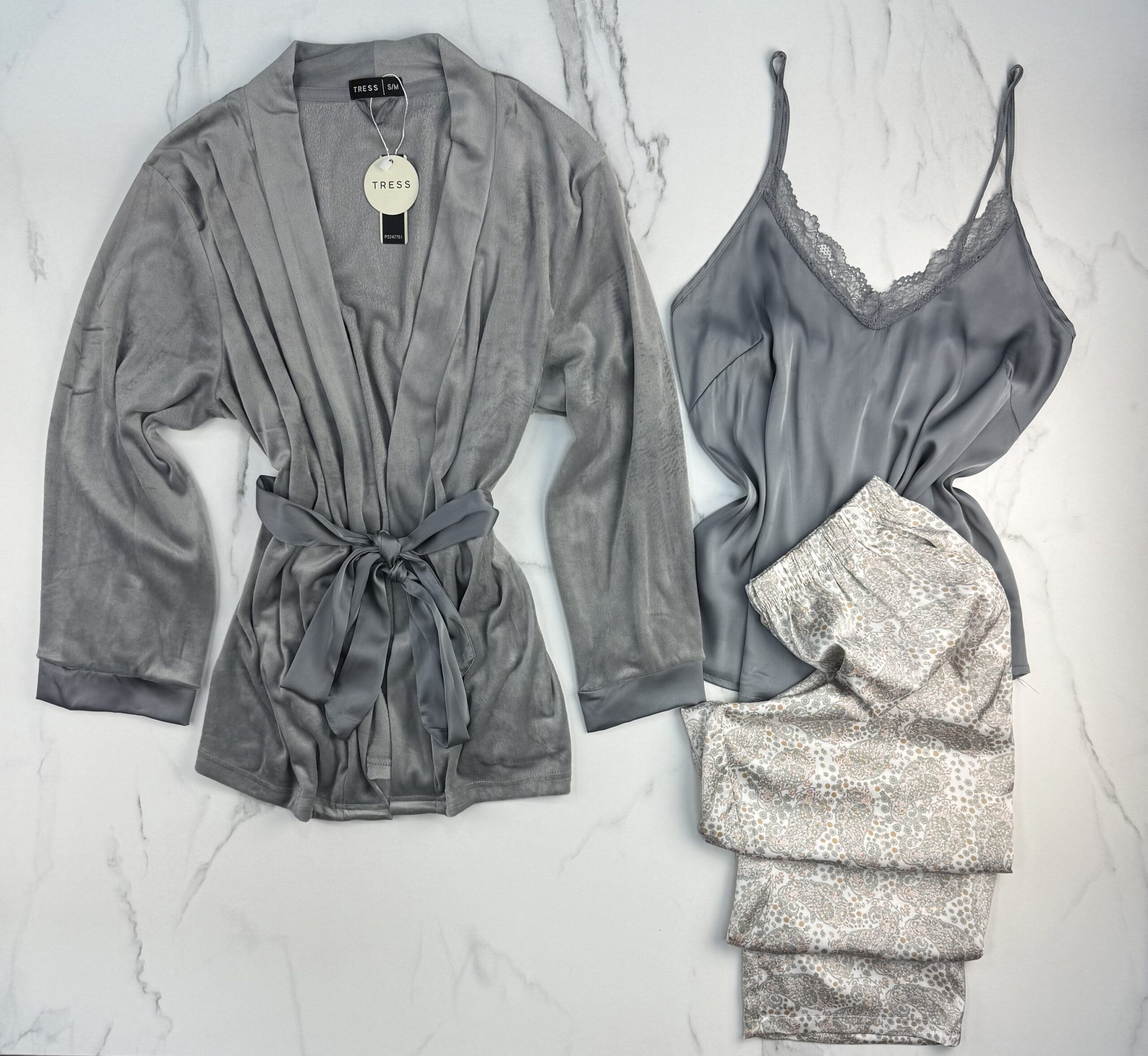 Pyjama 3 pcs en satin et kimono velours " Gris " – Image 4