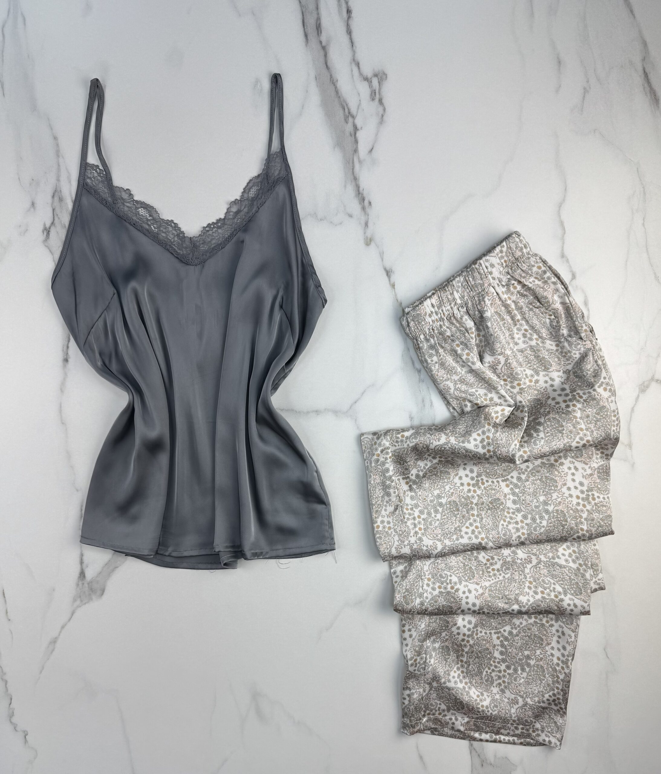 Pyjama 3 pcs en satin et kimono velours " Gris " – Image 3