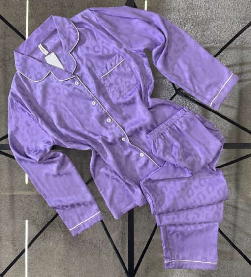 Pyjama boutonné en satin " Violet "