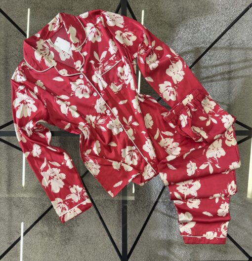 Pyjama boutonné en satin " Rouge "