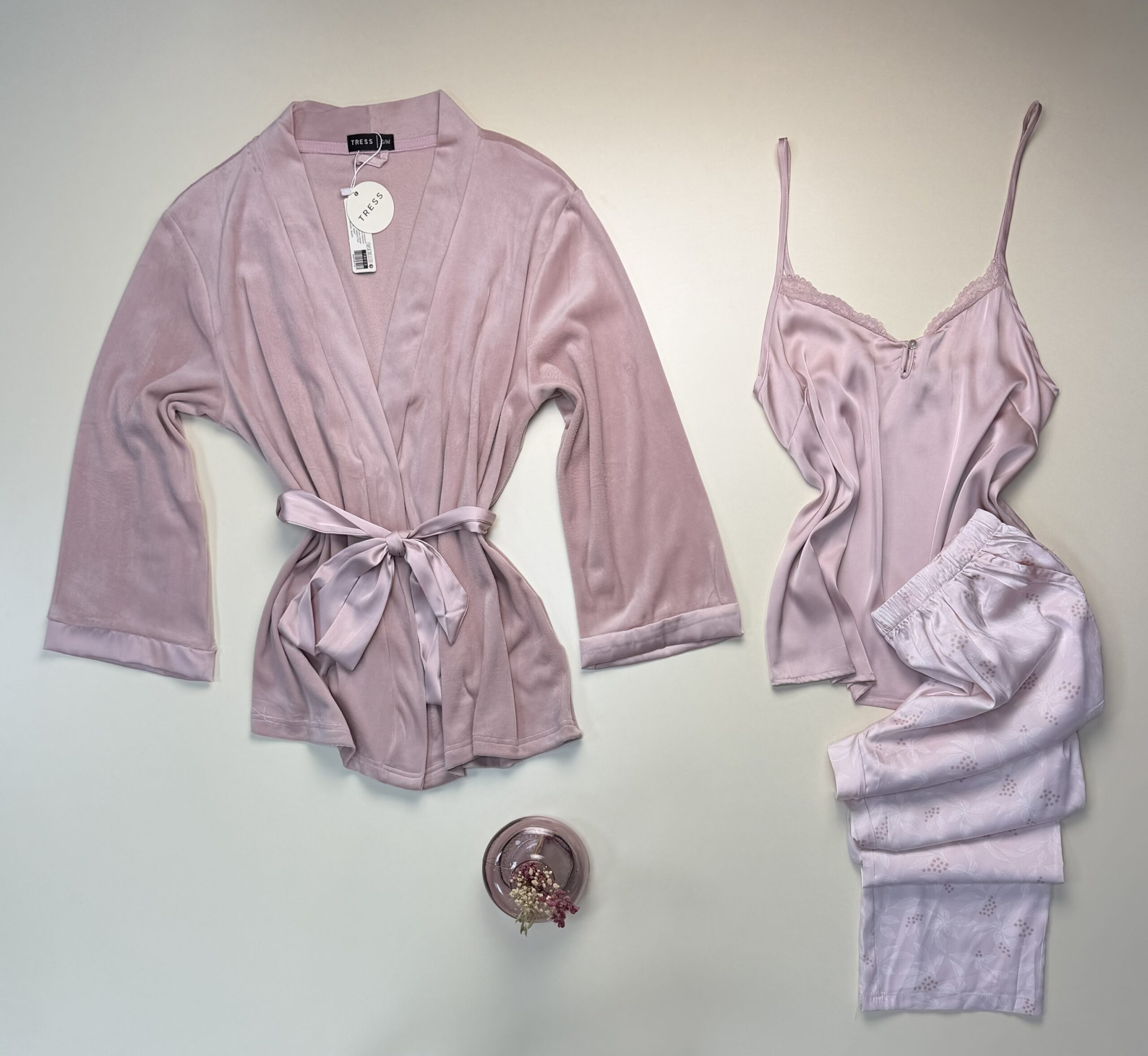 Pyjama 3 pcs en satin et kimono velours " Rose " – Image 3