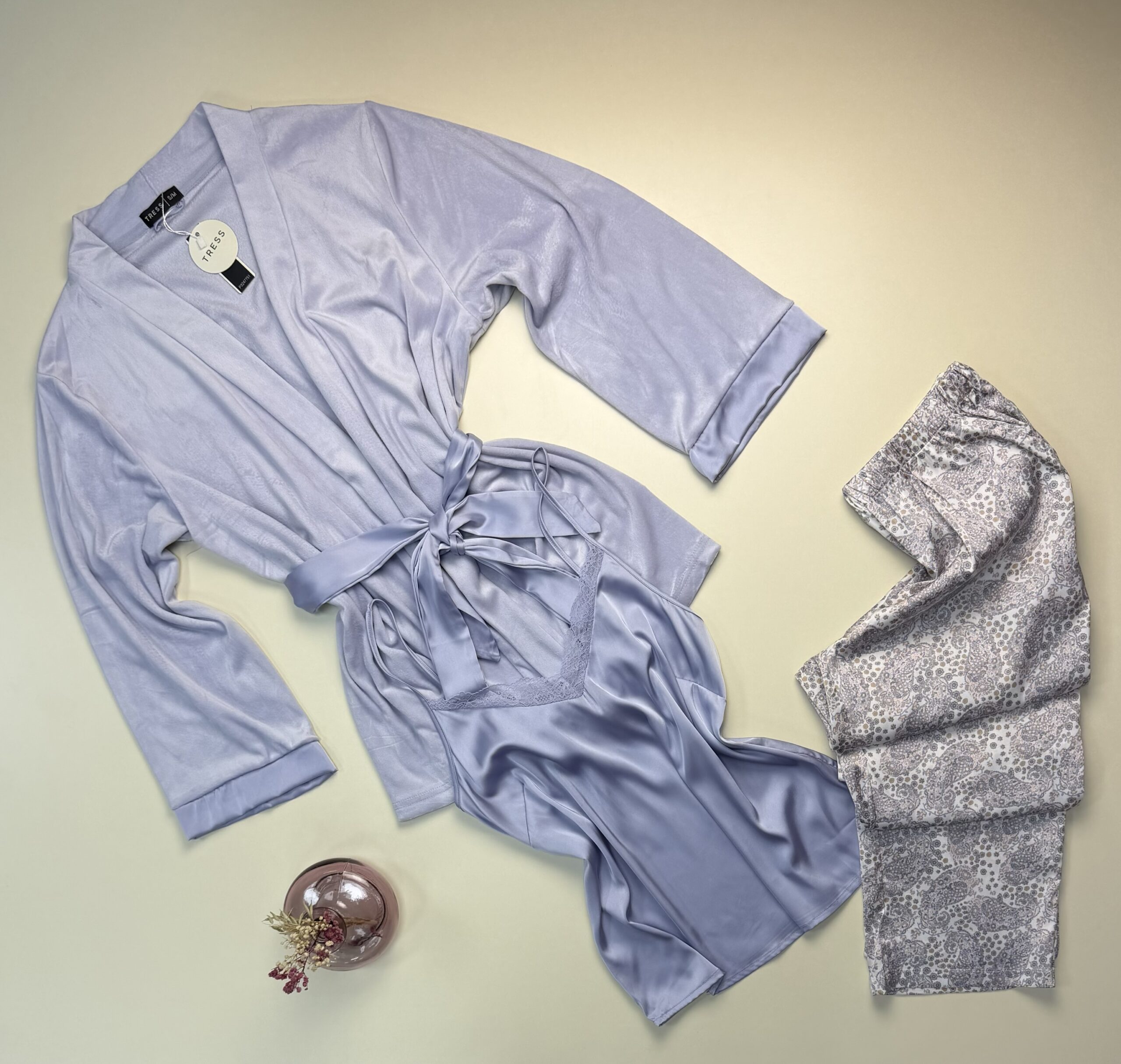 Pyjama 3 pcs en satin et kimono velours " Mauve " – Image 2