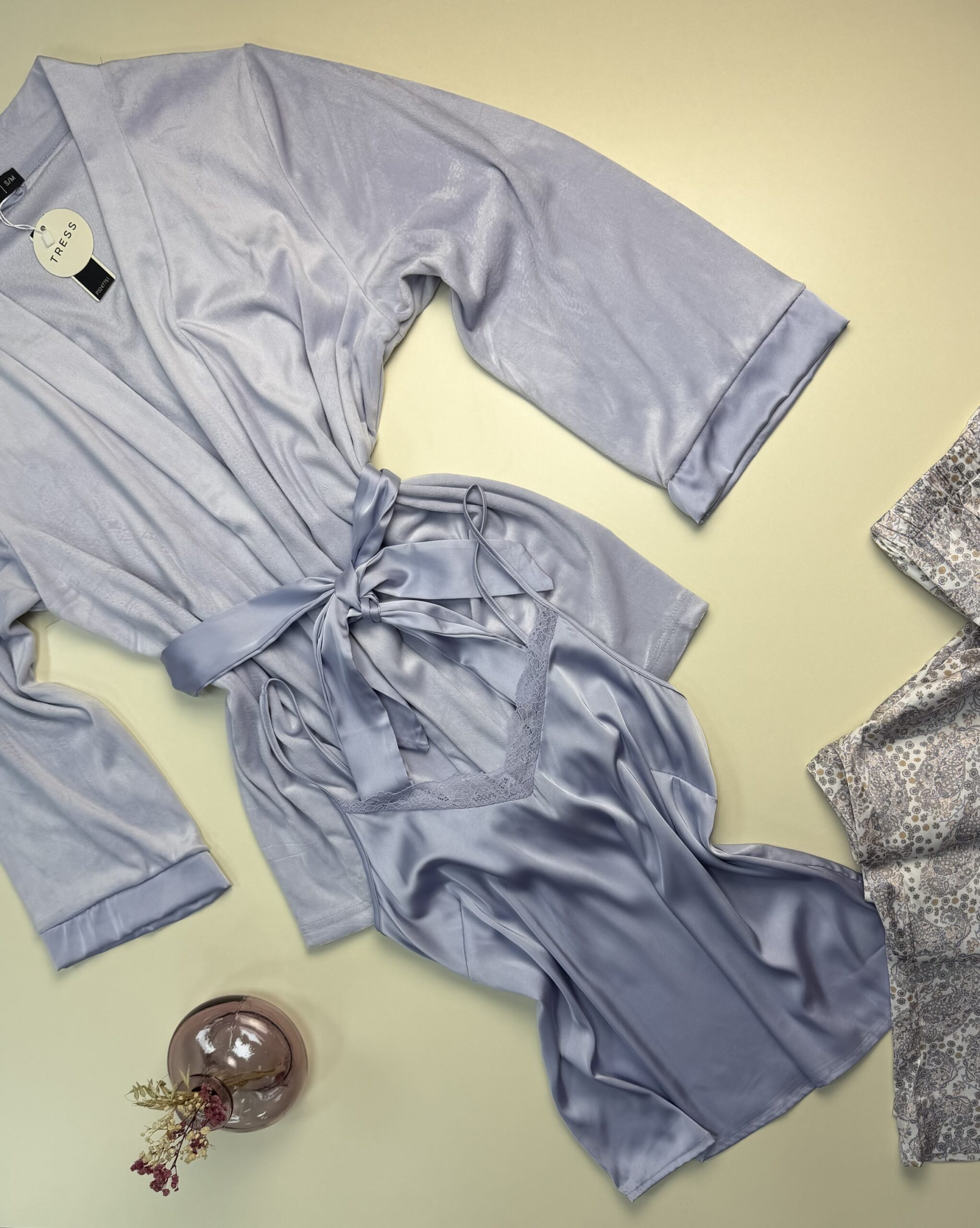 Pyjama 3 pcs en satin et kimono velours " Mauve " – Image 4