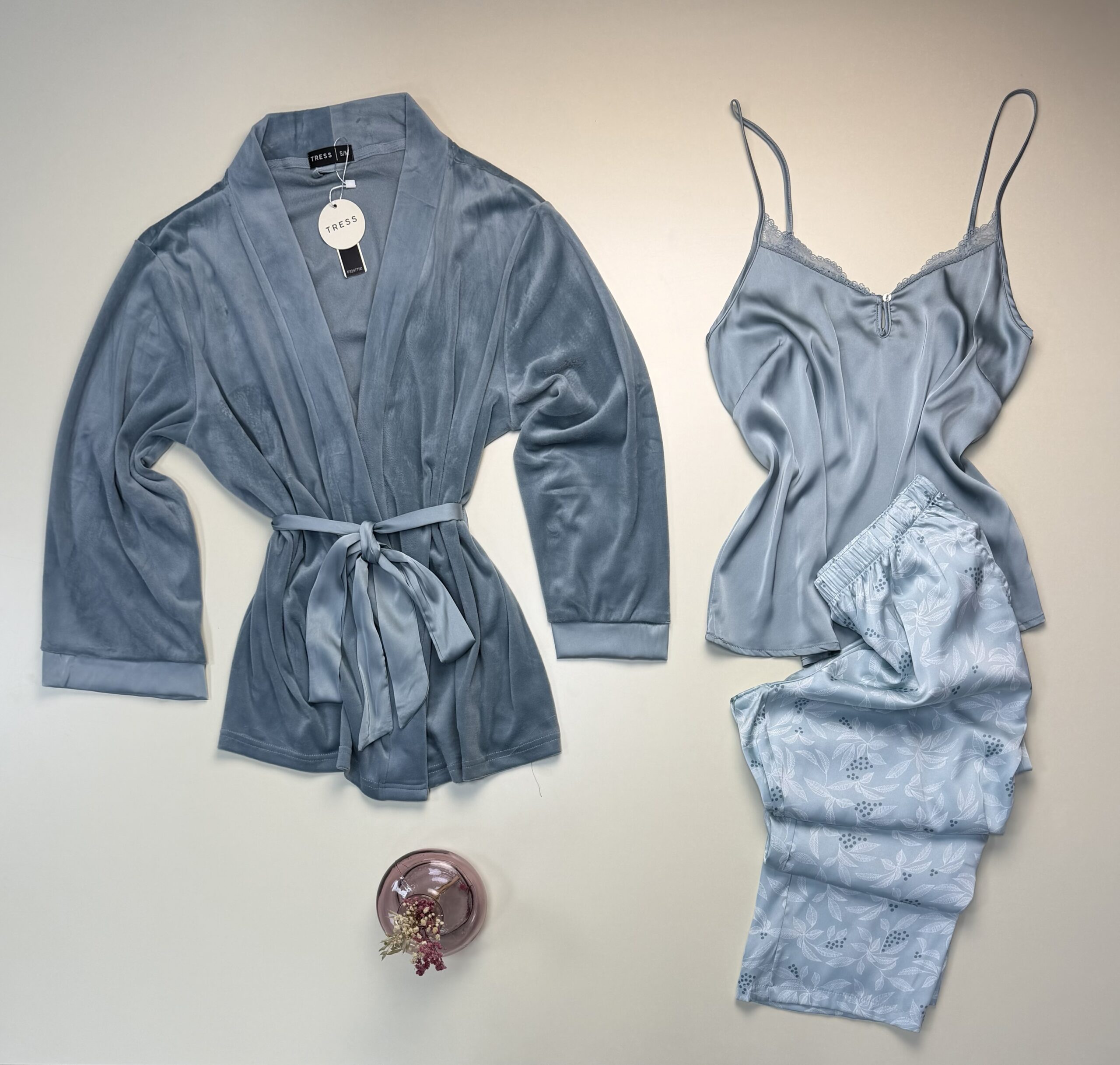Pyjama 3 pcs en satin et kimono velours " bleu " – Image 3
