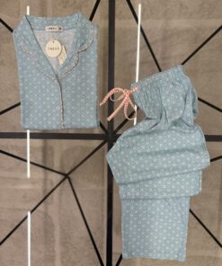 Alternative view of Pyjama boutonné haut demi manche " Vert "