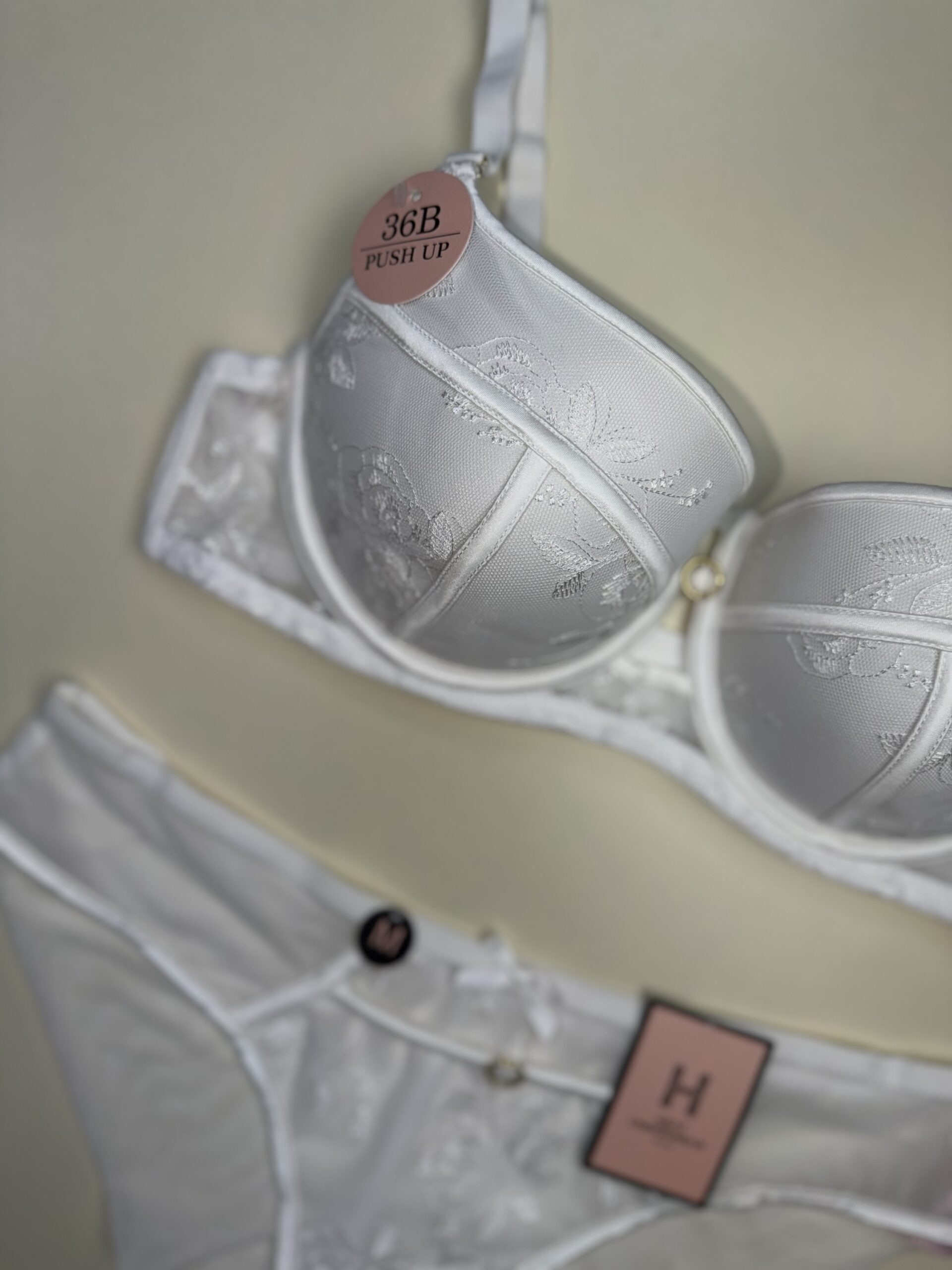 Ensemble 2 pcs H " Blanc "- Push up - – Image 4